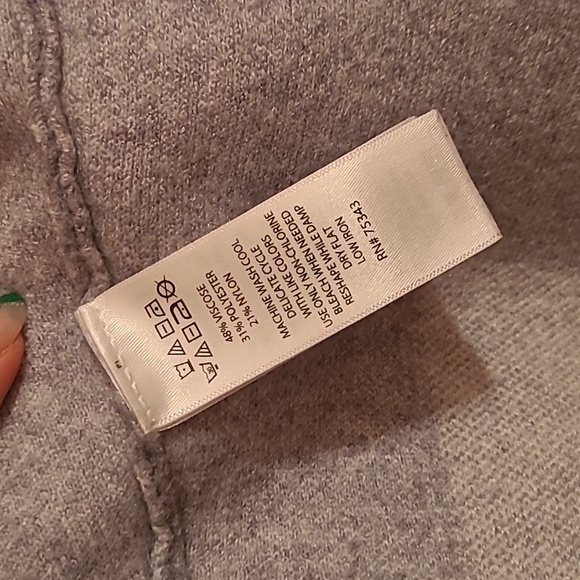 Max Studio Sweater - Picture 4 of 5